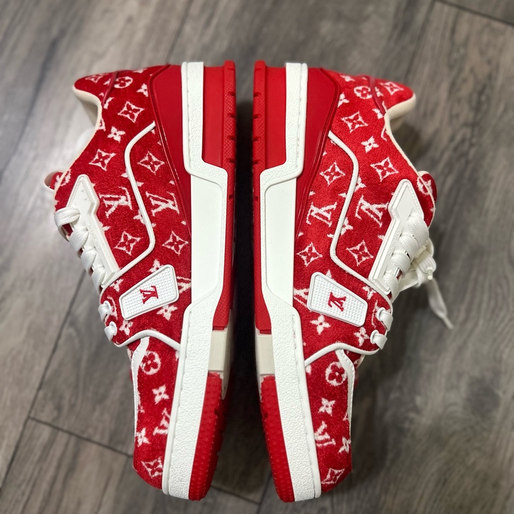 Louis Vuitton Trainer monogram Red textile